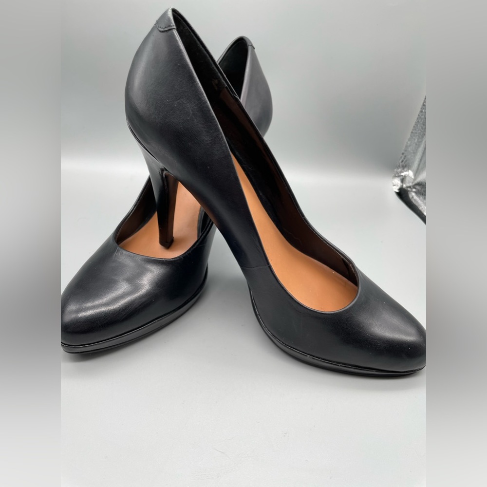 Women’s Nine West black high heeled shoes
